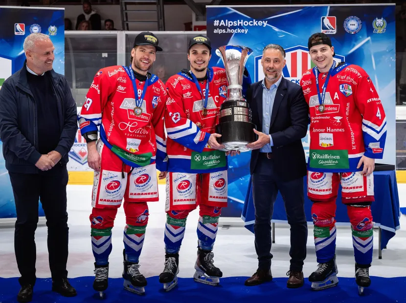 Ice hockey league match of Hockey Club Gherdëina