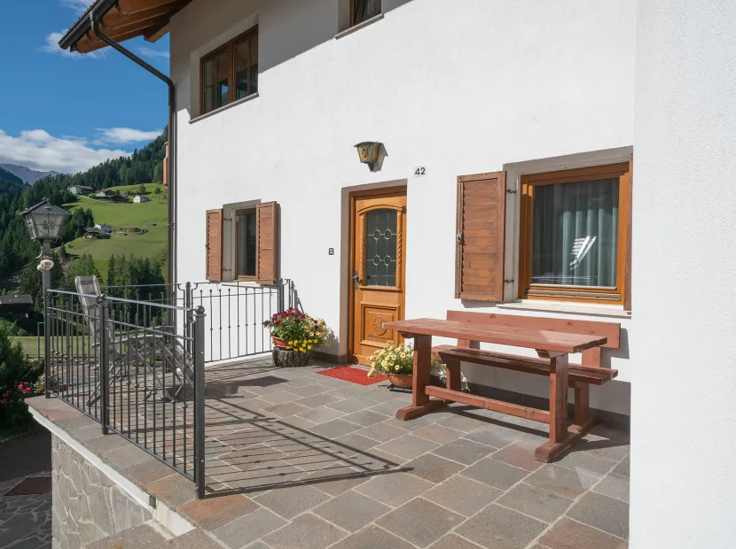Apartments Cesa Ucel