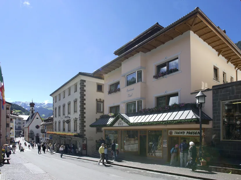 Apartments Tlusel