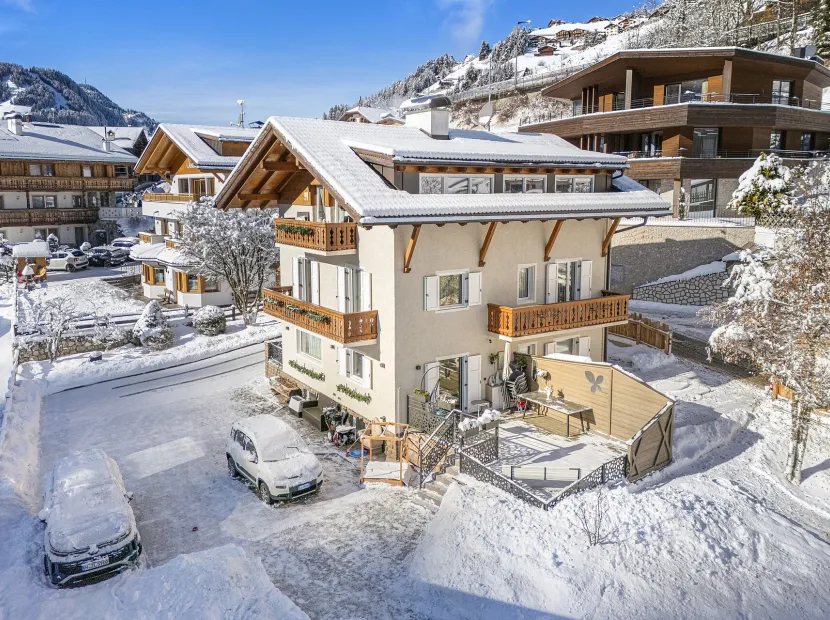 Apartments Pivan