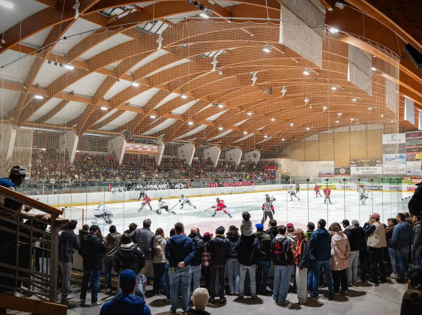 Ice hockey league match of Hockey Club Gherdëina