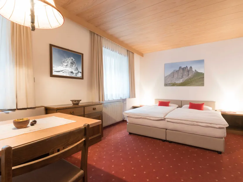 Apartments Cësa Zotlin