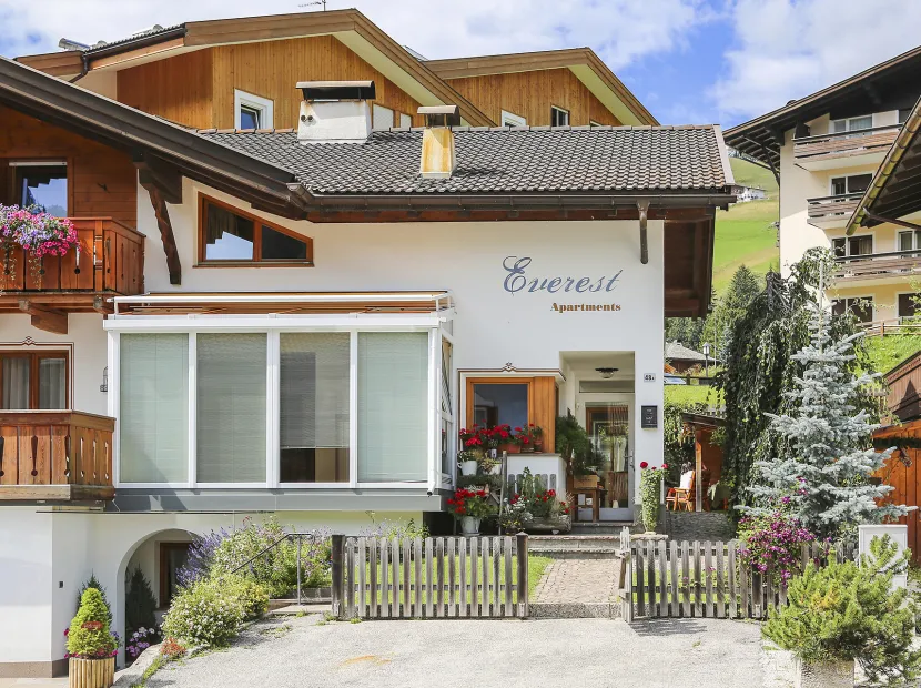 Apartments Everest