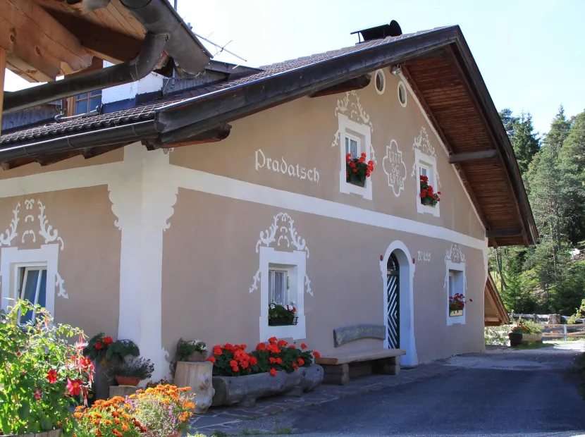 Apartments Pradac