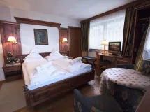 Classic double bedded room south east bacony (Q) - Garni-Hotel Concordia – Dolomites Home