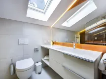 Ferienwohnung mit 2 Schlafzimmern und Panoramablick - Attic Apartment