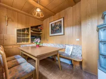 Wide Four-Bedroom Apartment with balcony - Apartments Martina