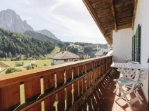 Wide Four-Bedroom Apartment with balcony - Apartments Martina