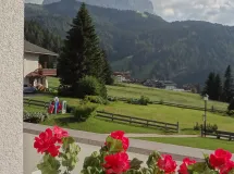 Sella Apartment mit Südbalkon im Neubau - Apartments Chalet Helene