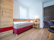 Vier-Raum-Wohnung mit Garten - Apartments Cësa Ploner