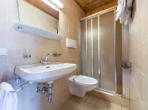 Wide Four-Bedroom Apartment with balcony - Apartments Martina