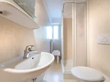 Wide Four-Bedroom Apartment with balcony - Apartments Martina