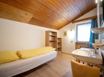 Three-Bedroom Apartment with balcony - Apartments Senoner Karl