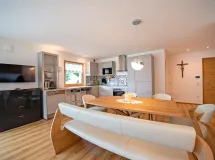 Ferienwohnung mit 2 Schlafzimmern und Garten - Apartments Villa Valeria