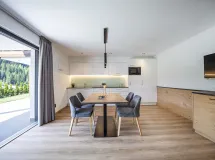 Appartamento con 2 camere da letto, terrazzo e accesso al giardino - Apartments Silva