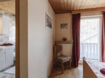 Wide Four-Bedroom Apartment with balcony - Apartments Martina