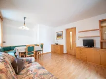One-Bedroom Apartment with balcony - Apartments Cristlpek