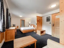 Doppelzimmer standard mit Blick auf die Geislerspitzen - Monte Pana – Dolomites Hotel