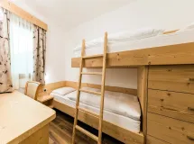 Apartment with 3 bedrooms and garden - Apartments Rainer - with view