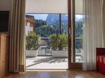 Ferienwohnung mit 2 Schlafzimmer, 2 Bäder und Terrasse mit Langkofelblick - Apartments Marienstern