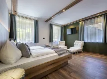Geräumige Ferienwohnung mit 3 Schlafzimmern und Balkon - Apartments Stua da Carlo