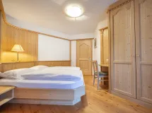 Ferienwohnung mit 2 Schlafzimmer, 2 Bäder und Terrasse mit Langkofelblick - Apartments Marienstern