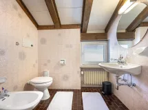 Ferienwohnung mit 2 Schlafzimmern und Panoramablick - Attic Apartment