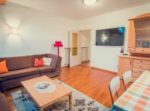 L = Spacious appartement with 3 bedrooms - Apartments Else