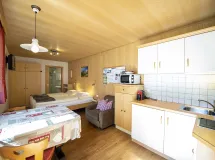 Ferienwohnung mit 3 Schlafzimmern und Garten - Apartments Miara