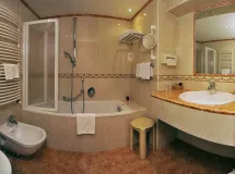 Doppelzimmer Comfort (I) Südbalkon - Garni-Hotel Concordia – Dolomites Home