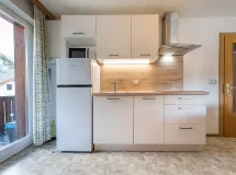 Wide Four-Bedroom Apartment with balcony - Apartments Martina