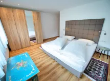 Ferienwohnung mit 2 Schlafzimmern und Garten - Apartments Villa Valeria