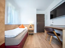 Vier-Raum-Wohnung mit Garten - Apartments Cësa Ploner