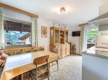 Wide Four-Bedroom Apartment with balcony - Apartments Martina