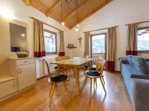 Appartamento con 3 camere letto e balcone - Apartments Chalet Alpina