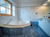 Private chalet on 2 floors with garden and terrace - Apartments Chalet Aghel