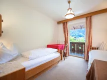 Three-Bedroom Apartment with balcony - Apartments Jasmin