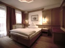 Comfort Einbettzimmer mit Nordbalkon - Garni-Hotel Concordia – Dolomites Home