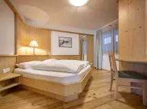 Ferienwohnung mit 2 Schlafzimmer, 2 Bäder und Terrasse mit Langkofelblick - Apartments Marienstern