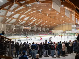 Ice hockey league match of Hockey Club Gherdëina