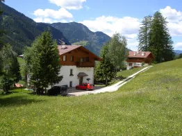 Apartments Cësa Gravina