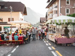 Mercatino tradizionale dei contadini e artigiani in Val Gardena