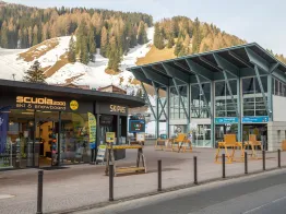 HIRE SKI 2000