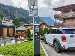 Parkplatz Vedla Calonia - gegenüber Hotel Post 