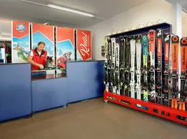 Skischool Rental Zentrum