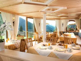 Garni-Hotel Aghel Suites & Apartments