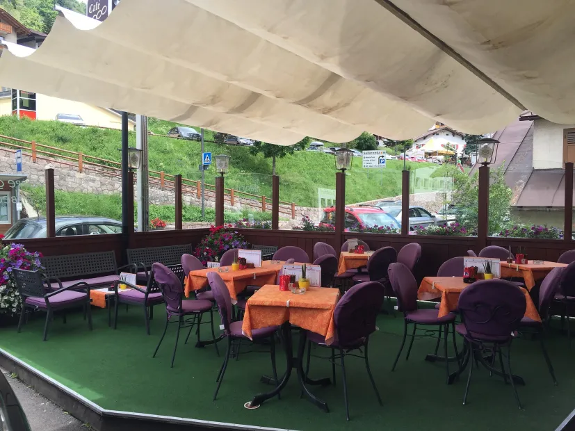 Bar Café 2000