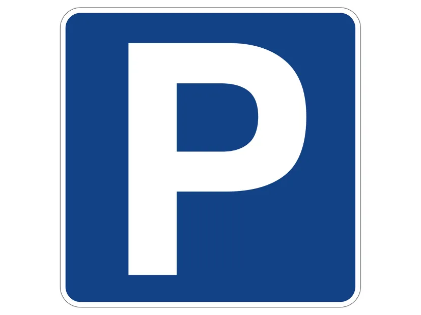 Parcheggio sotto la palestra