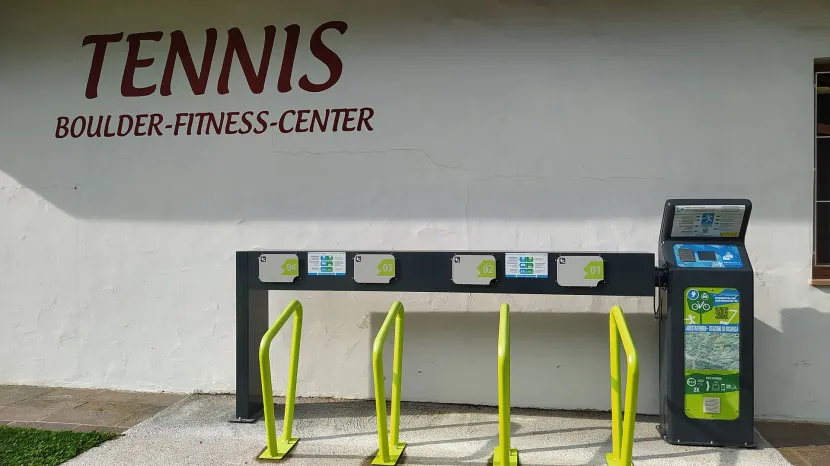 E-Bike charging station Tennis