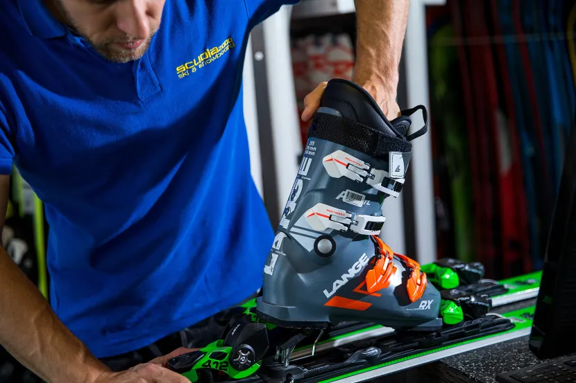 HIRE SKI 2000